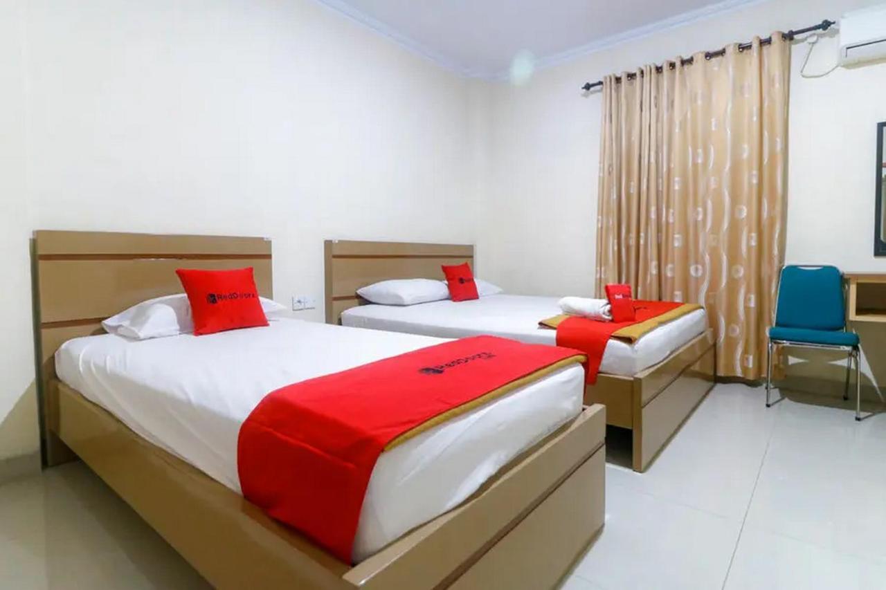 RedDoorz Plus near WTC Batanghari Mall Tanjungjohor Exterior foto