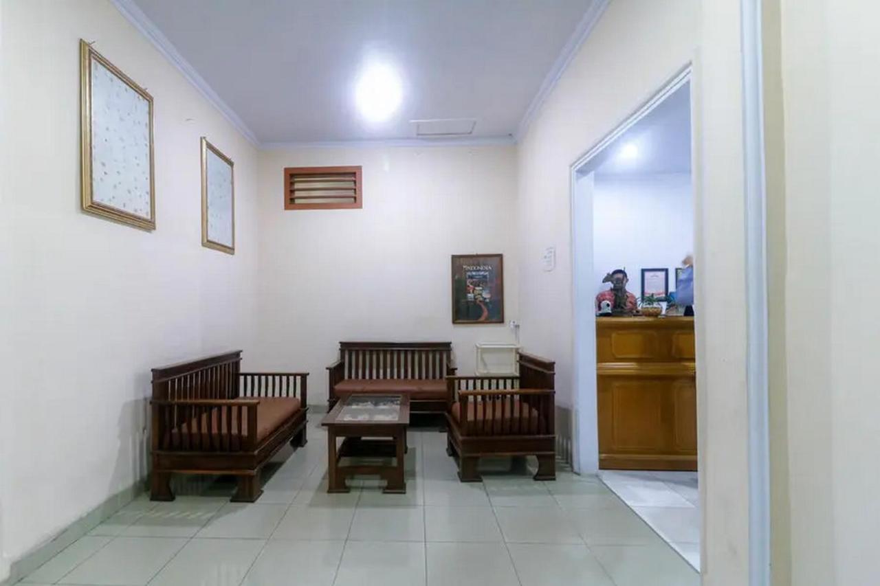 RedDoorz Plus near WTC Batanghari Mall Tanjungjohor Exterior foto